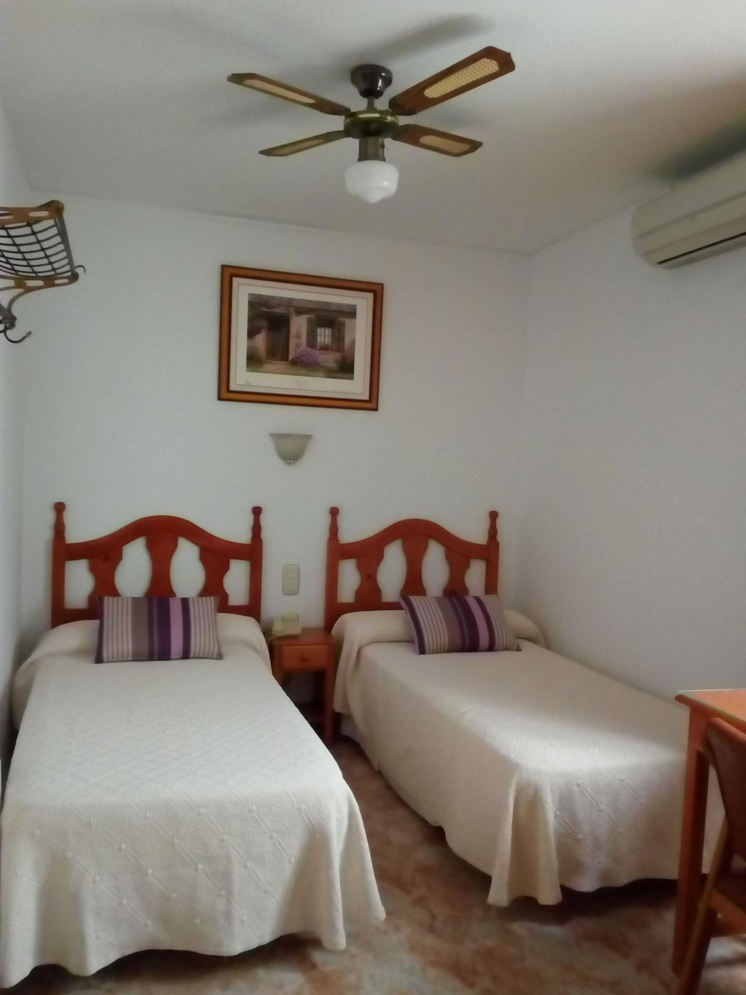 Hostal Rural Montual Los Banos  Exterior photo