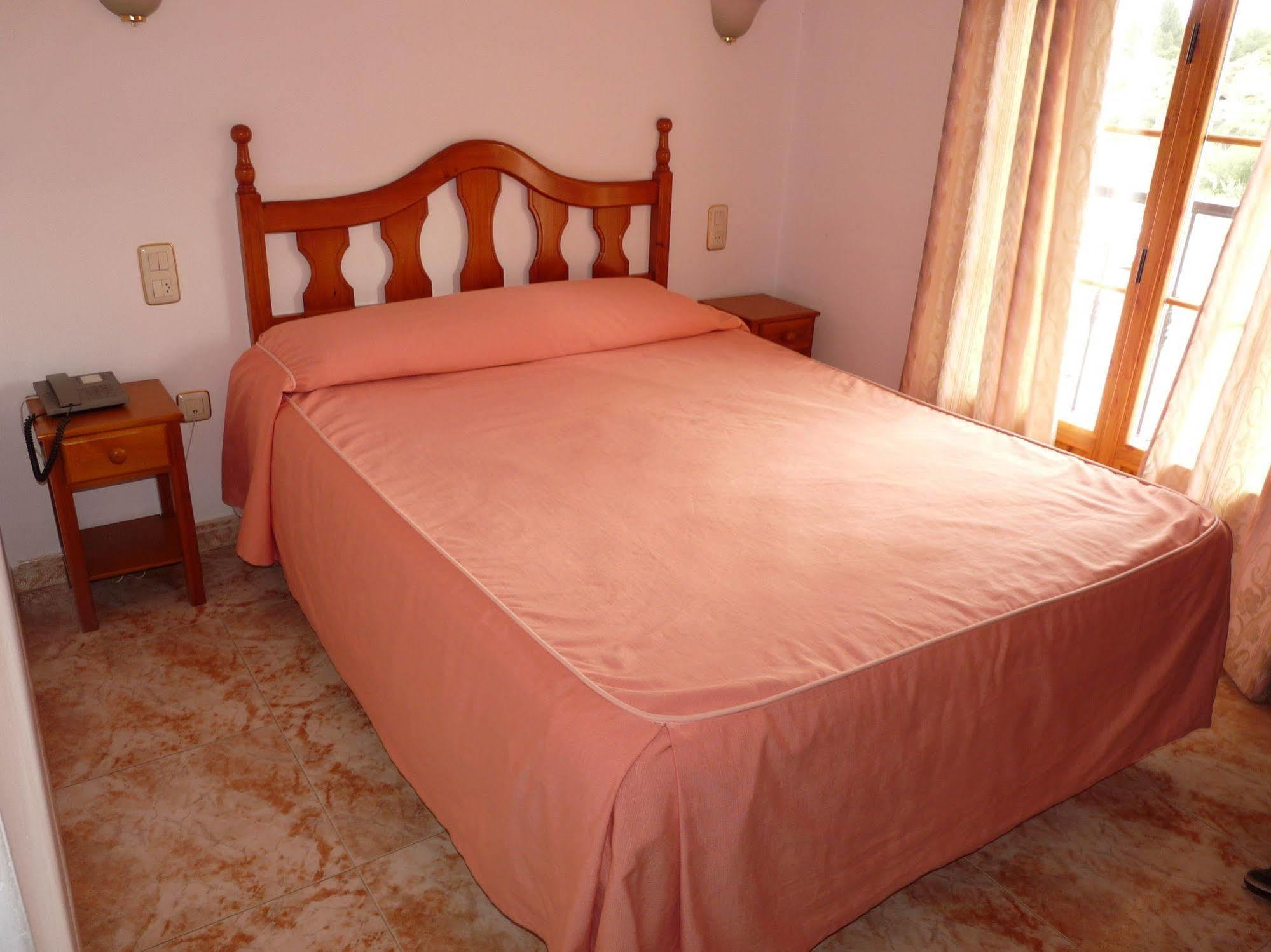 Hostal Rural Montual Los Banos  Exterior photo