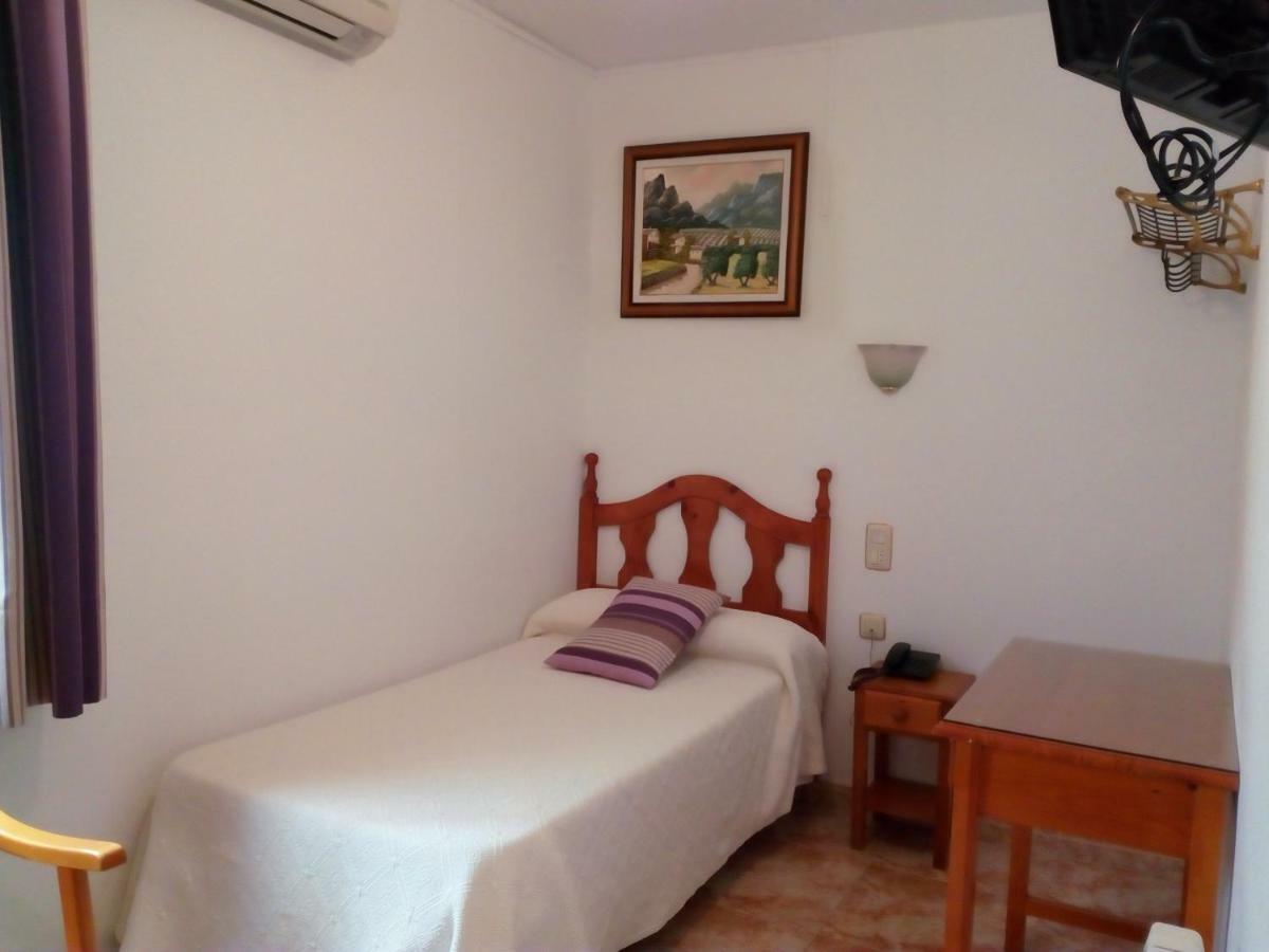 Hostal Rural Montual Los Banos  Exterior photo
